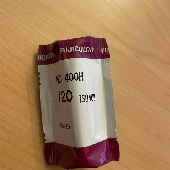 5 Pack of Fuji 400H 120 film- discontinued, expired 03/2022 - Picture 3 of 3